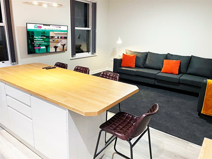 4 Bedroom Private Hall To Rent In King Street, Lancaster, LA1