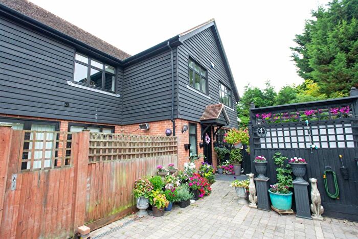 3 Bedroom House For Sale In Alma Barn Mews, Orpington, BR6