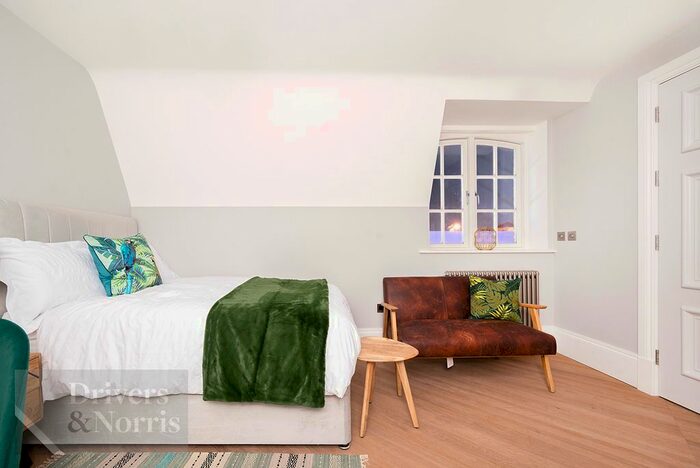 Studio To Rent In Montserrat Road, Putney, London, SW15