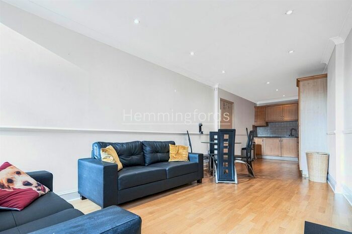 2 Bedroom Flat To Rent In Goswell Road, Clerkenwell, EC1V