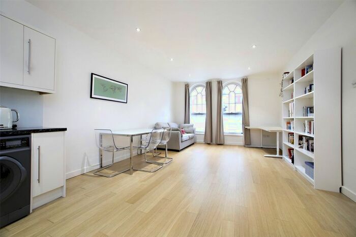 1 Bedroom Flat To Rent In Frederick Square, Sovereign Crescent, Rotherhithe, London, SE16