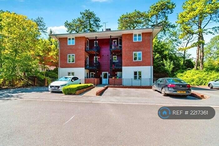 2 Bedroom Flat To Rent In Grange Close, Winchester, SO23