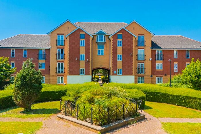 2 Bedroom Flat For Sale In Windsor Quay, Cardiff Bay, CF11