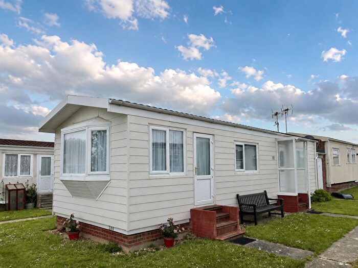 2 Bedroom Park Home For Sale In Meadowview Park, St. Osyth Road, Little Clacton, CO16