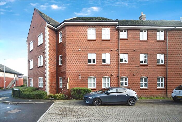 2 Bedroom Flat For Sale In Massingham Park, Taunton, Somerset, TA2