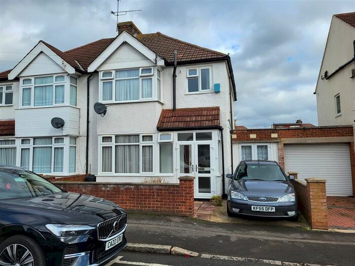 4 Bedroom Semi-Detached House To Rent In Mount Road, Hayes, UB3