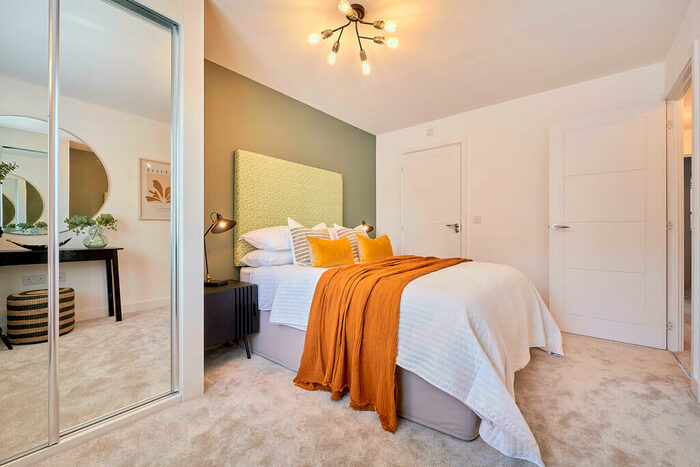 4 Bedroom Detached House For Sale In Poppyfields Linden Homes Sales Office, Irthlingborough Road, Wellingborough, NN8