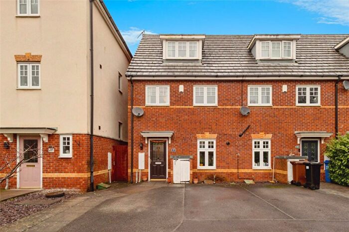 3 Bedroom Town House For Sale In Abbeyfield Close, Stockport, Greater Manchester, SK3