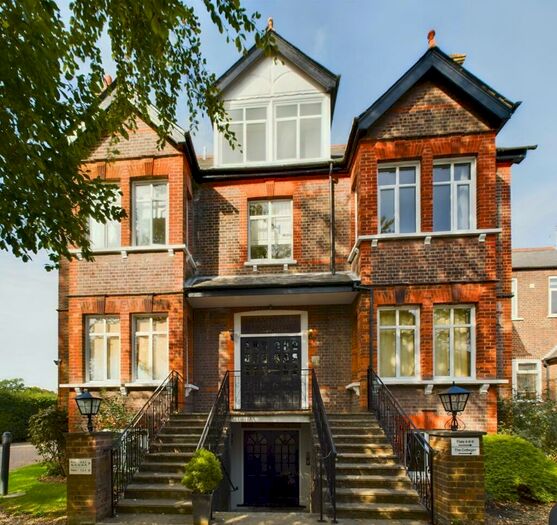 1 Bedroom Flat To Rent In Bayman Manor, Lye Green Road, Chesham, HP5