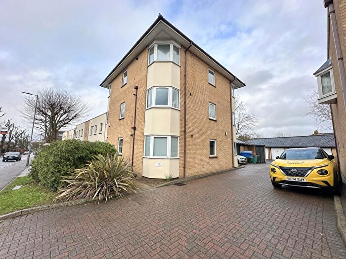1 Bedroom Apartment For Sale In Wood Street, Chelmsford, CM2