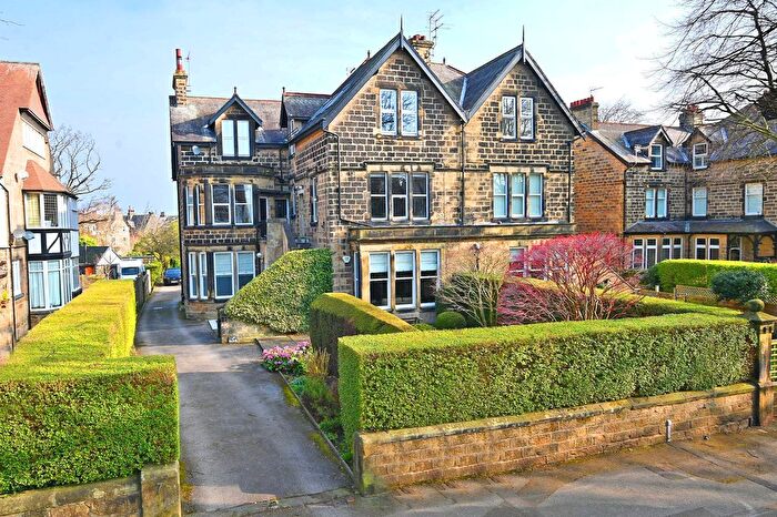 3 Bedroom Flat For Sale In Langcliffe Avenue, Harrogate, HG2