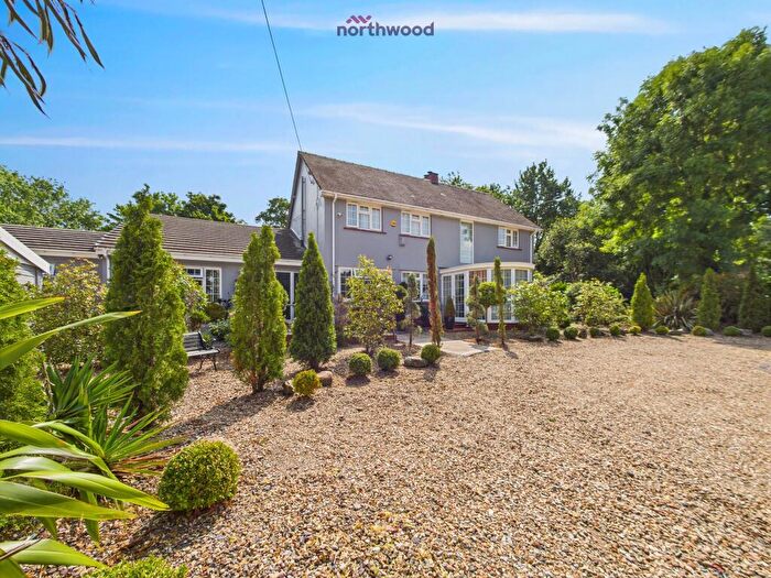 6 Bedroom Detached House For Sale In Wrexham Road, Pentre Bychan, LL14