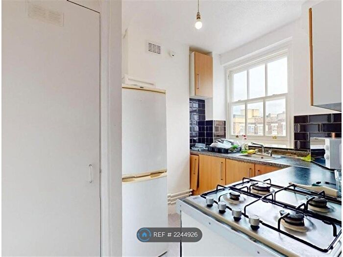 2 Bedroom Flat To Rent In Derby Lodge, London, WC1X