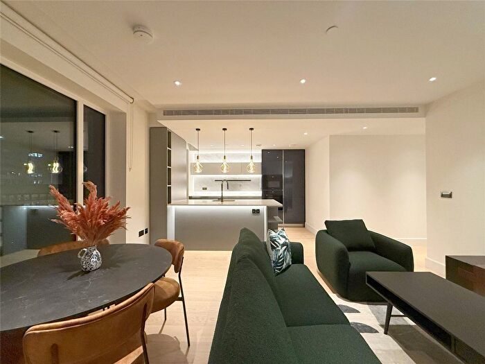 1 Bedroom Flat To Rent In Reflection Apartments, Cascade Way, White City Living, W12