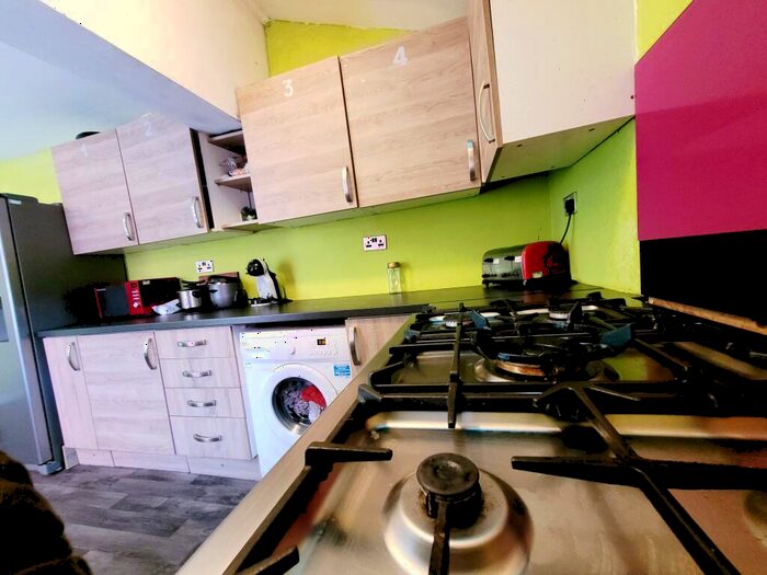 1 Bedroom House To Rent In Room, Liverpool Road, M30