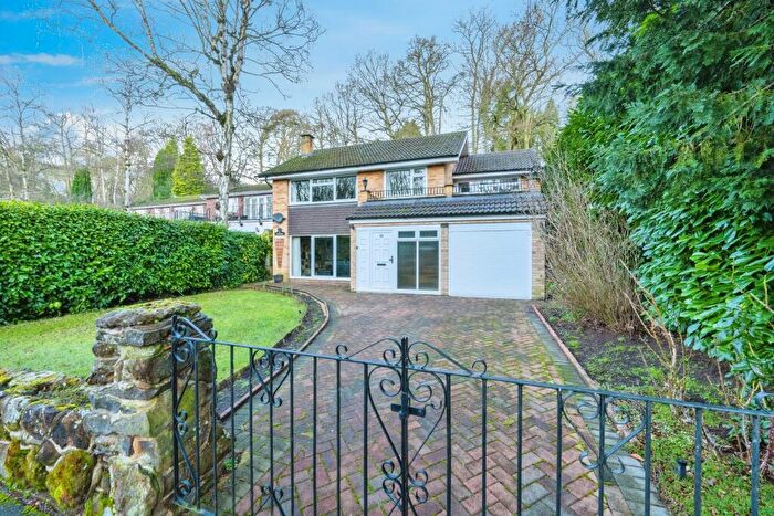 4 Bedroom Detached House For Sale In Dingle Dell, Leighton Buzzard, Bedfordshire, LU7