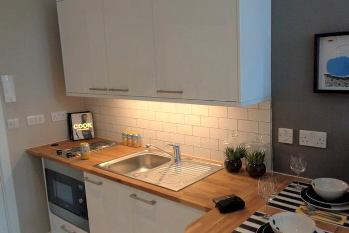 Studio To Rent In The Parade, High Street, Watford, WD17