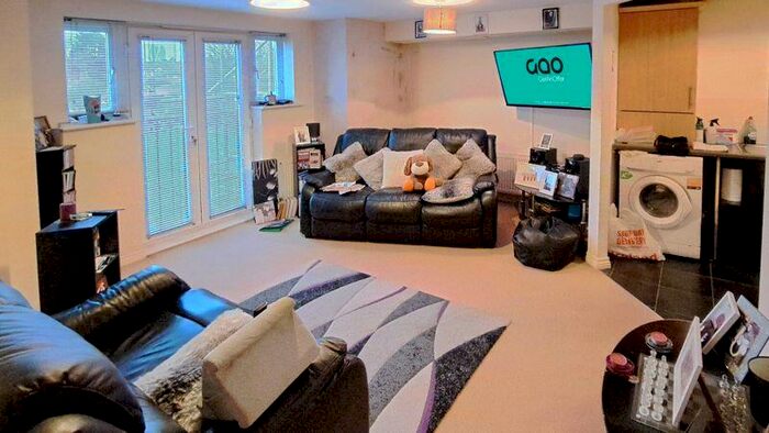 2 Bedroom Apartment For Sale In Westley Court, West Bromwich, B71