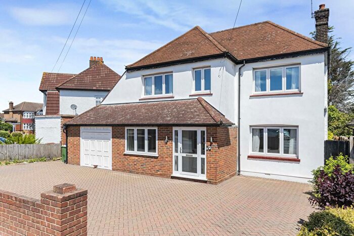 4 Bedroom Detached House For Sale In Lodge Lane, Bexley, DA5