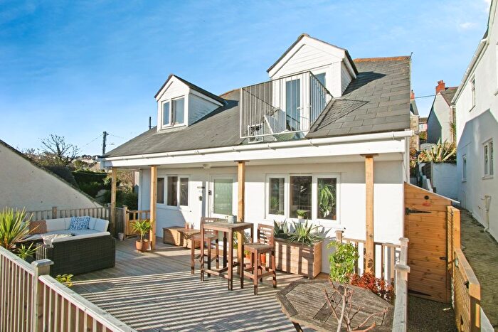 2 Bedroom Flat For Sale In Tywarnhayle Road, Perranporth, Cornwall, TR6