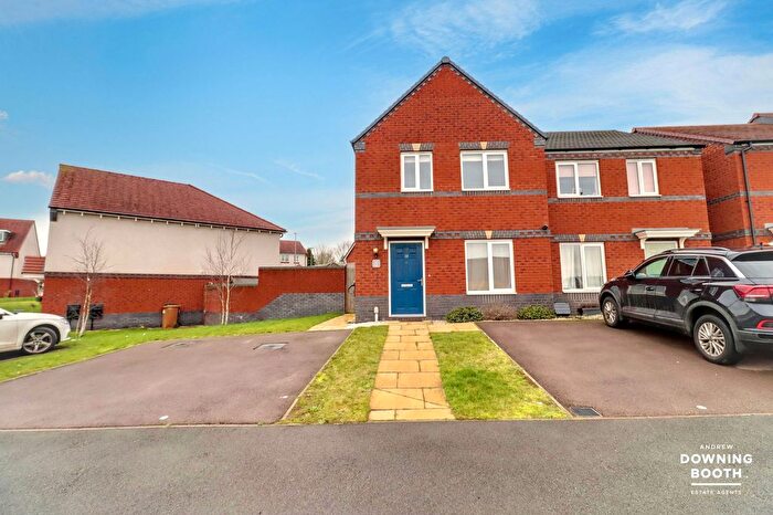 3 Bedroom End Terrace House For Sale In Insley Avenue, Lichfield, WS14