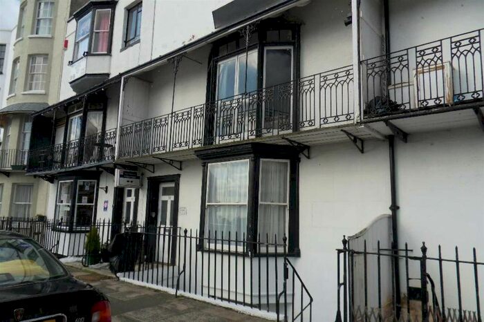 2 Bedroom Flat To Rent In Spencer Square, Ramsgate, CT11