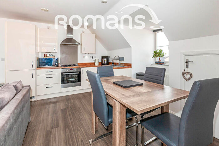 2 Bedroom Flat To Rent In Kenyon Way, Slough, SL3