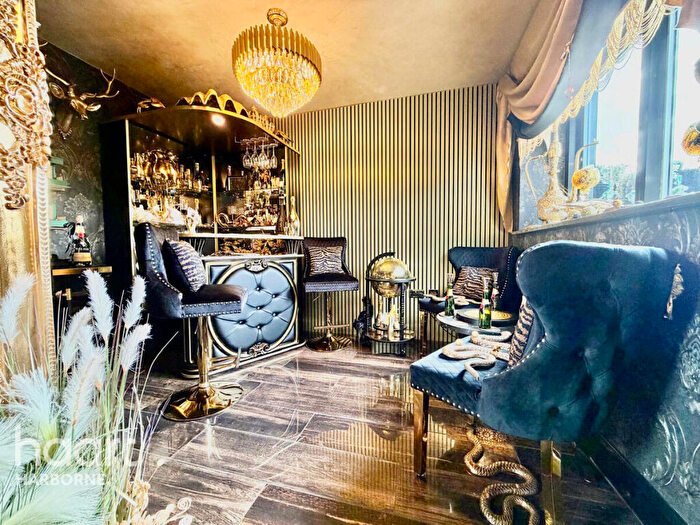 3 Bedroom Apartment To Rent In Luxury Apartment, Park Central, B15