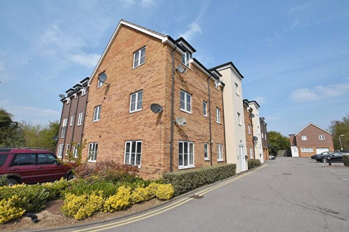 2 Bedroom Flat To Rent In Lawford Bridge Close, Rugby, CV21