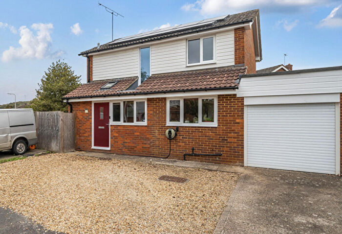 3 Bedroom Link Detached House For Sale In Waterside Drive, Purley On Thames, Reading, Berkshire, RG8