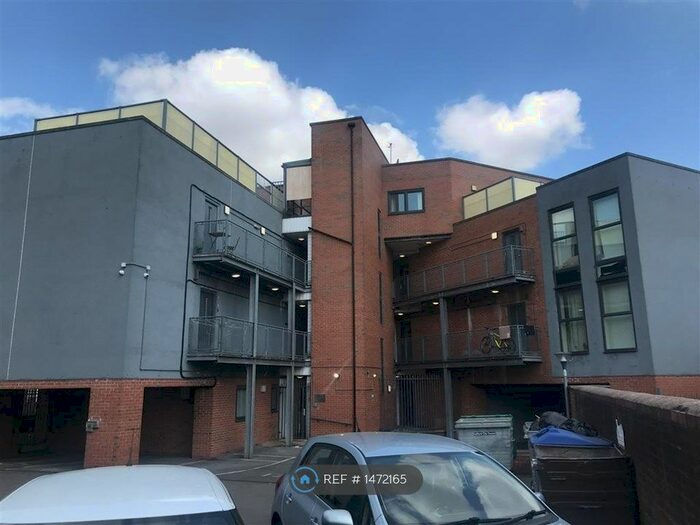 2 Bedroom Flat To Rent In Old Church Court, Salford, M5