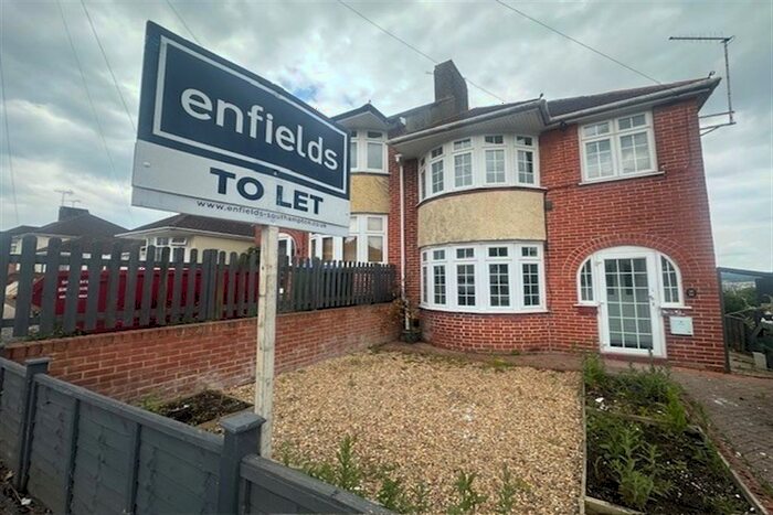 3 Bedroom Semi-Detached House To Rent In Gainsford Road, Bitterne, SO19