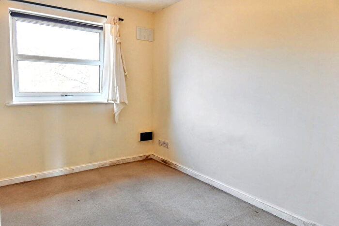 2 Bedroom End Of Terrace House For Sale In Delapre Drive, Banbury, OX16