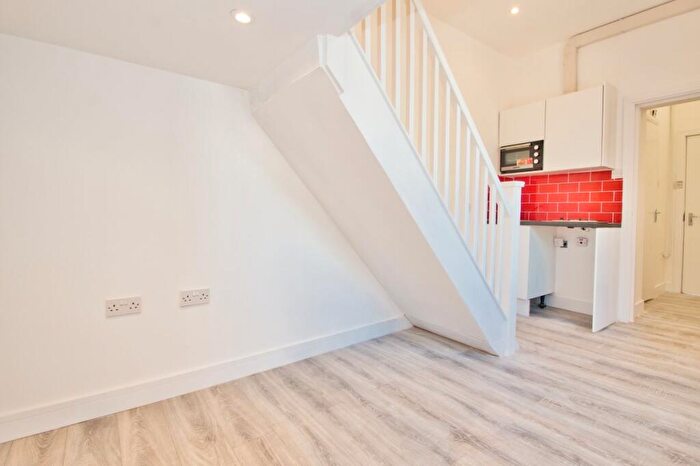 Flat To Rent In Roxeth House, Shaftesbury Avenue, Harrow, HA2