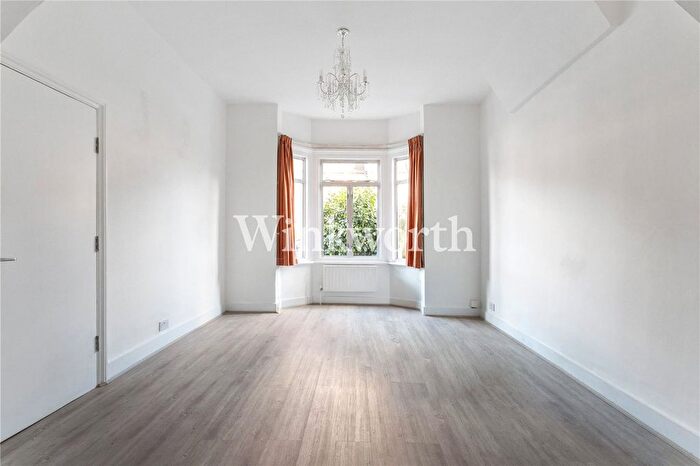 2 Bedroom Terraced House To Rent In Livingstone Road, London, N13