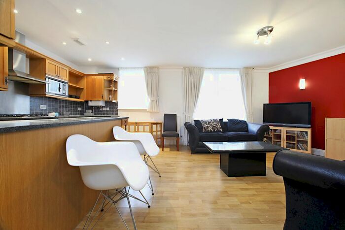 3 Bedroom Flat To Rent In Swan Street, London, SE1