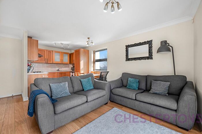 2 Bedroom Flat To Rent In Maltings Close, Bromley-By-Bow, E3