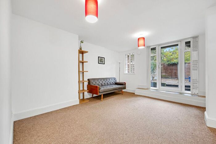 1 Bedroom Flat To Rent In Camden Road, Holloway, N7