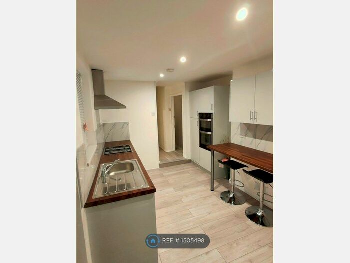 1 Bedroom Flat To Rent In Richmond Road, Gillingham, ME7