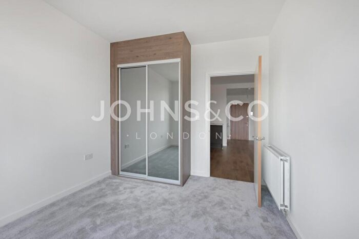 2 Bedroom Apartment To Rent In Vista Heights, Bermondsey Heights, London, SE15