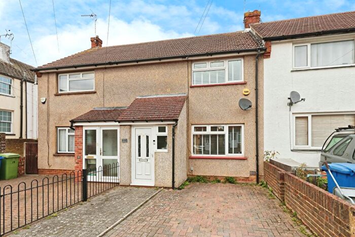3 Bedroom Terraced House For Sale In Cavour Road, Faversham, ME13