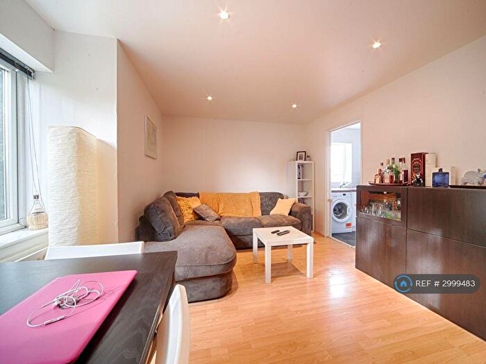2 Bedroom Flat To Rent In Franklin Way, Croydon, CR0