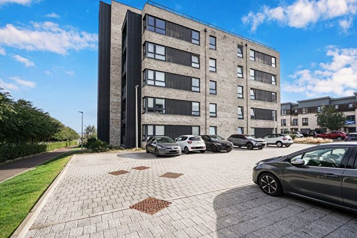 2 Bedroom Flat For Sale In / Kingsburgh Crescent, Granton, Edinburgh, EH5