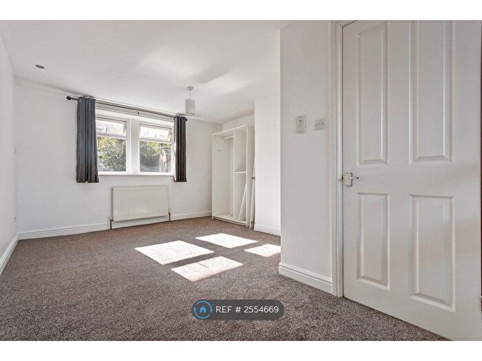 1 Bedroom Terraced House To Rent In Varley Street, Stanningley, Pudsey, LS28