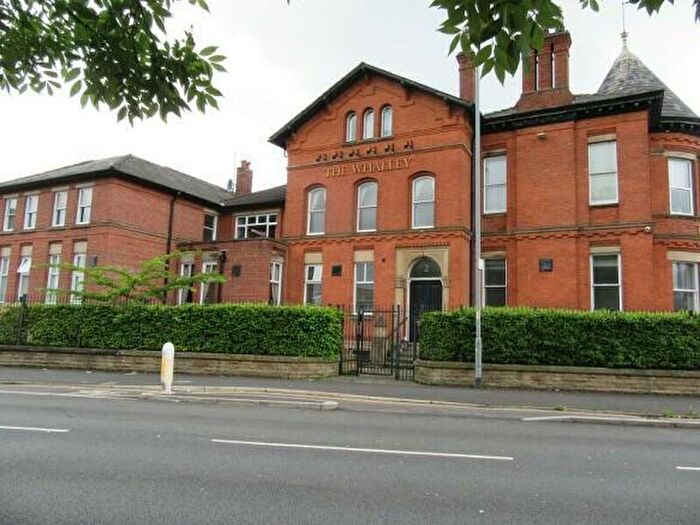 2 Bedroom Flat To Rent In Upper Chorlton Road, Whalley Range, Manchester, M16