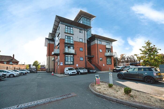 2 Bedroom Apartment For Sale In Walsall Road, West Bromwich, B71