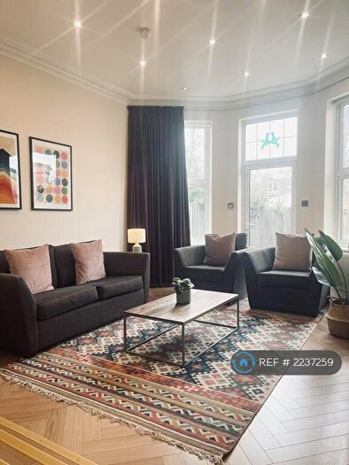 1 Bedroom Flat To Rent In Woodside Park Road, London, N12