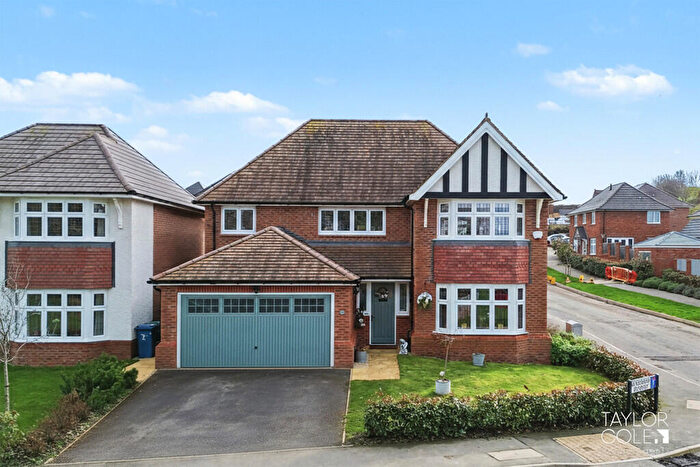 4 Bedroom Detached House For Sale In Rangemoor Crescent, Amington, B77