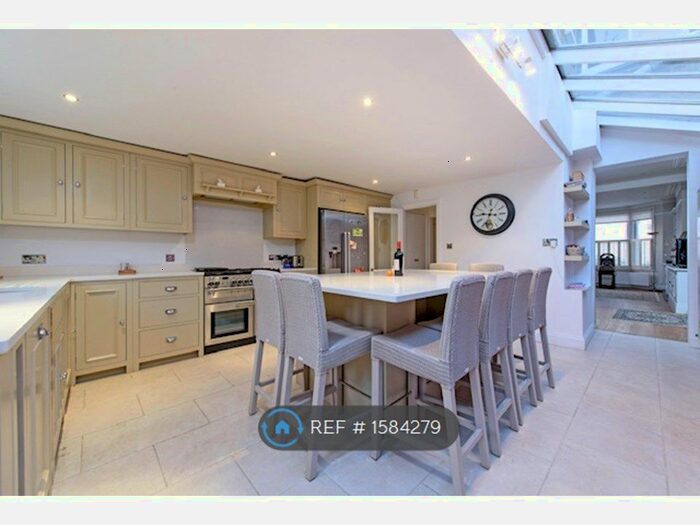 4 Bedroom Terraced House To Rent In Bennerley Road, London, SW11