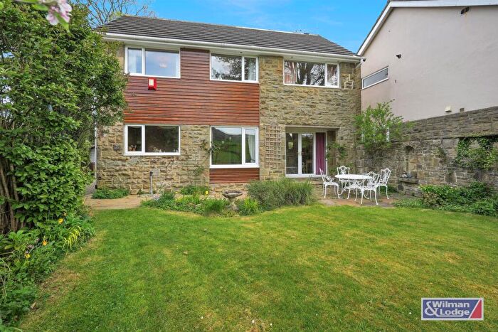 4 Bedroom Detached House For Sale In Walker Close, Glusburn, BD20